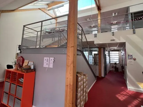 Bureaux 216 m² 