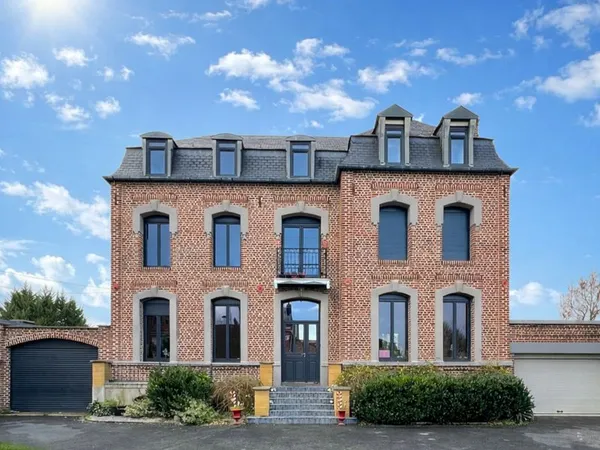 Maison 8 pièces 240 m² 