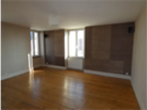 LOCATION LUNEVILLE A 2 pas du centre 