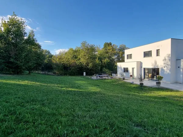 VILLA CONTEMPORAINE MEUBLEE 