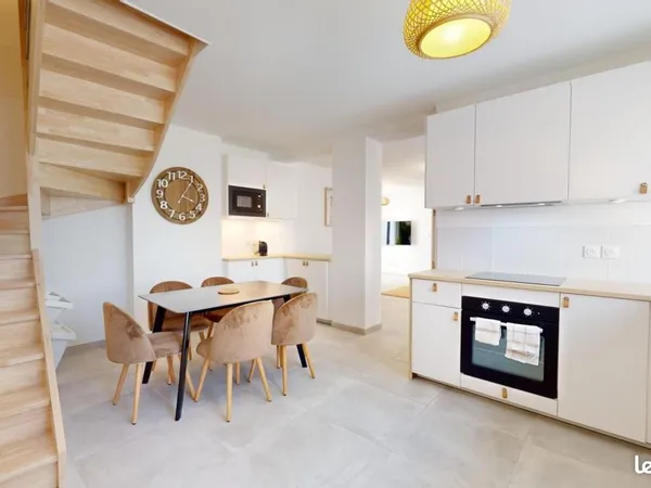 Maison 11 pièces 200 m² 