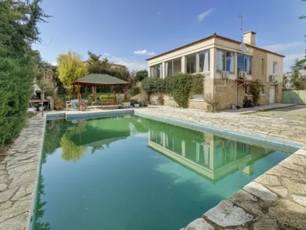 Vends maison 5 chambres, piscine 