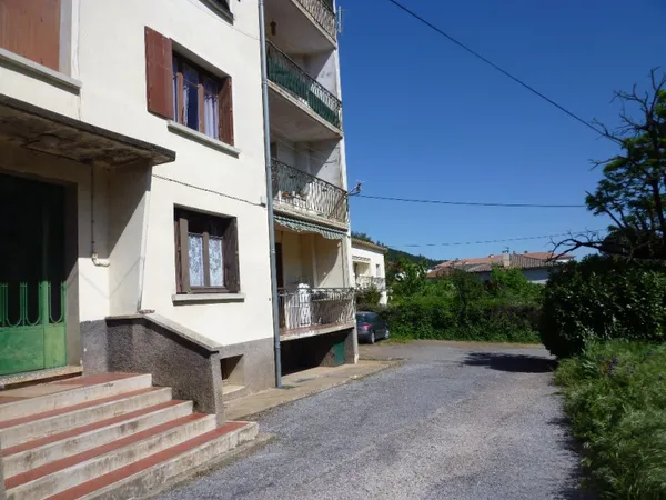 Appartement en résidence 4 pièces 80 m² 