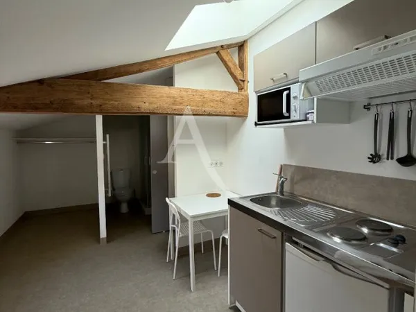 Appartement 1 pièce 11 m² 