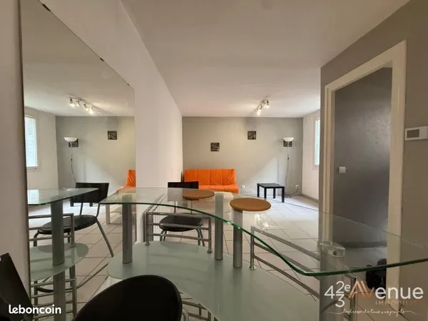 Studio 1 pièce 32 m² 