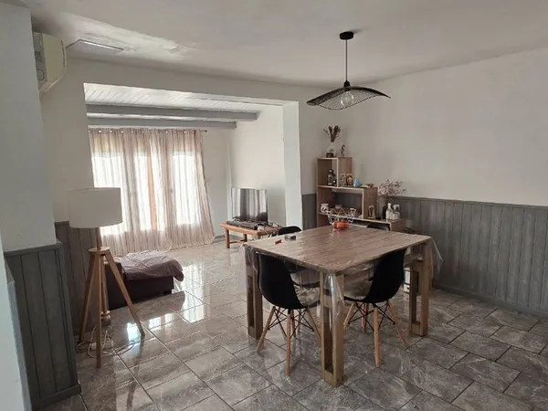 Maison de village 90m2 moderne avec terrasse et vue à 180°, sans vis-à-vis a vis + caves + 