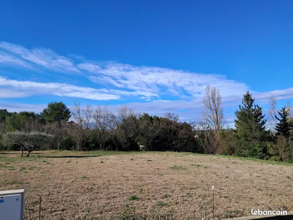Terrain constructible viabilisé 
