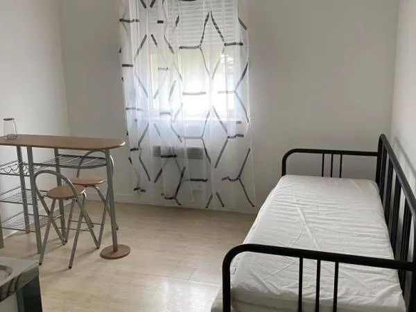 Studio 1 pièce 15 m² 