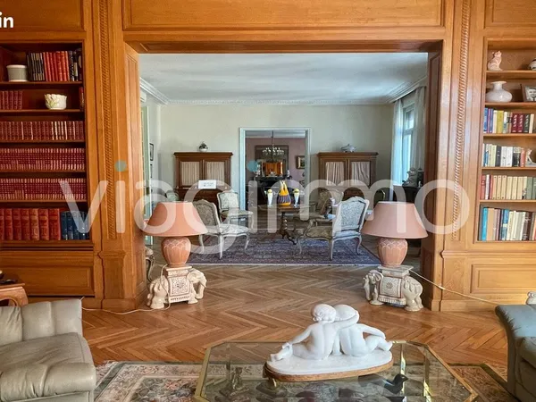Appartement en viager 8 pièces 319 m² 