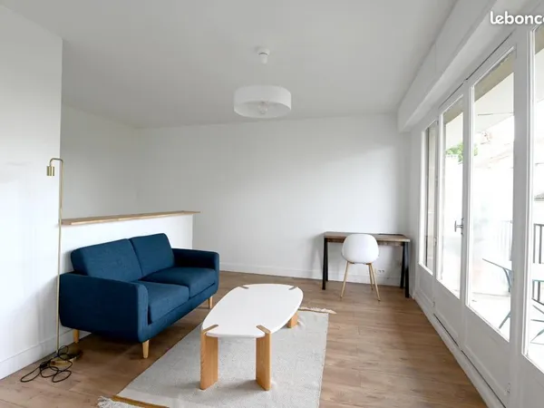 Studio 1 pièce 30 m² 