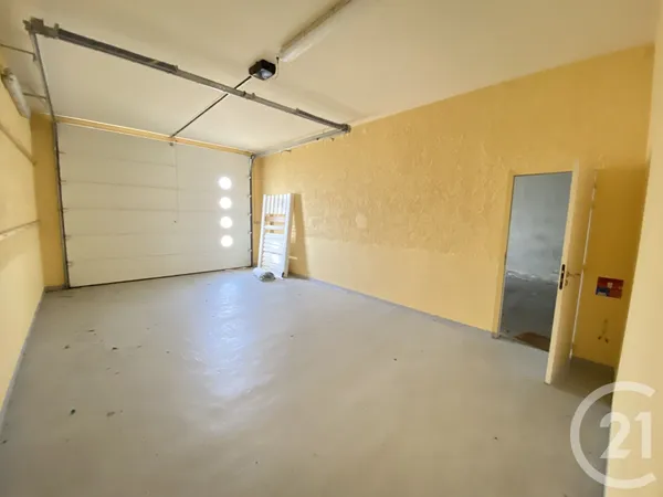 Local commercial 77 m² 