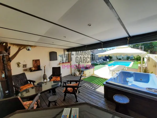 Maison de plain-pied 5 pièces 109 m² 