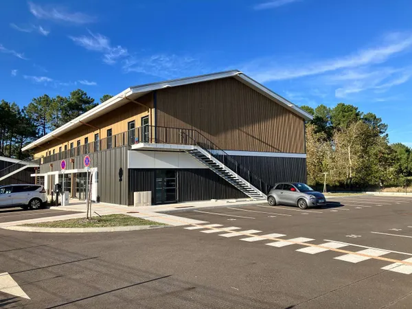Local commercial 195 m² 