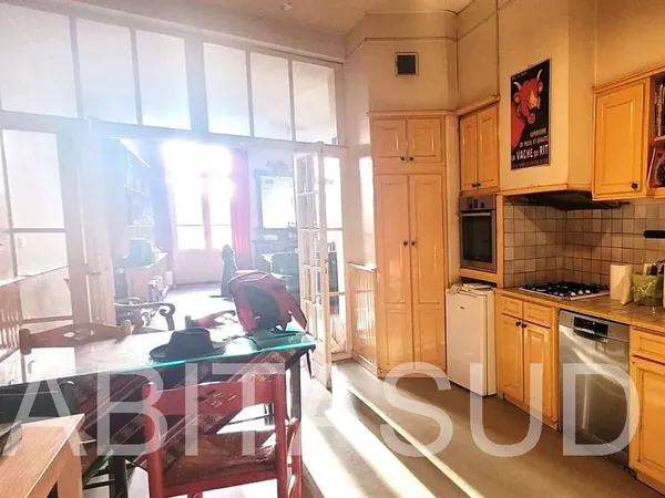 REALMONT Belle maison ancienne 242 m² beaux volumes 4 chambres 