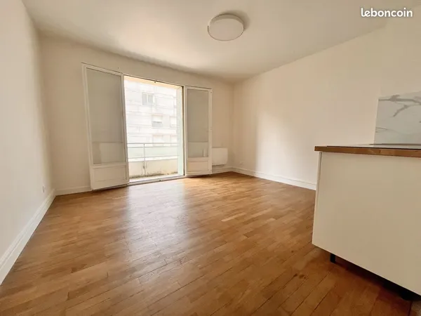 Studio 1 pièce 23 m² 