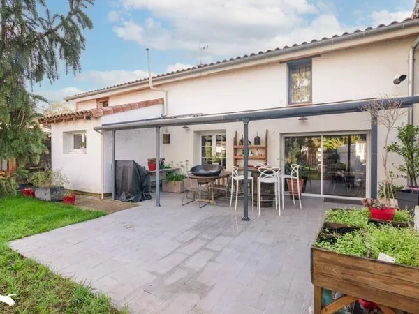 Maison 7 pièces 210 m² 