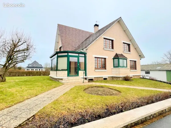MAISON DE MAÇON 185m2 - HANGAR et dépendances - TERRAIN 2000m2 
