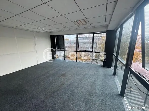 Bureaux 280 m² 