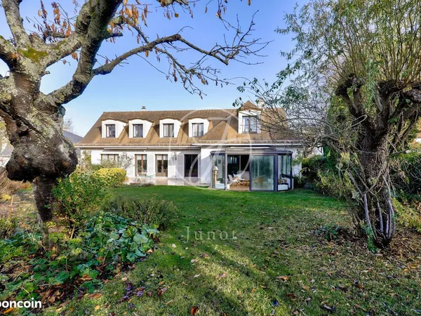Maison 9 pièces 340 m² 