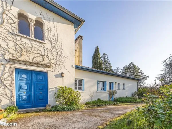 Villa 12 pièces 327 m² 