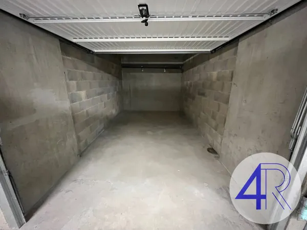 Parking 12 m² 