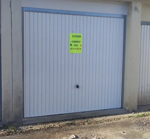 CALVAIRE SAINT PIERRE - GARAGE 