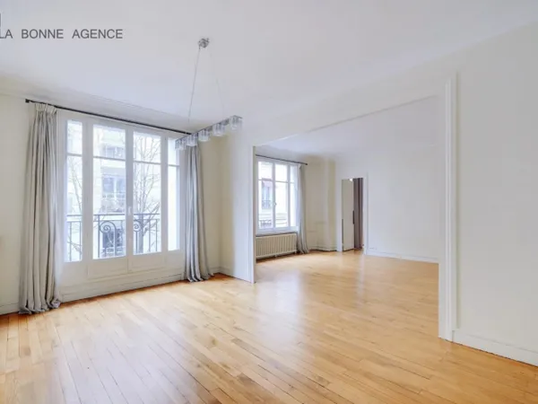 À LOUER - PARIS 16 - RUE CHALGRIN - MEUBLÉ - 114,76M2 
