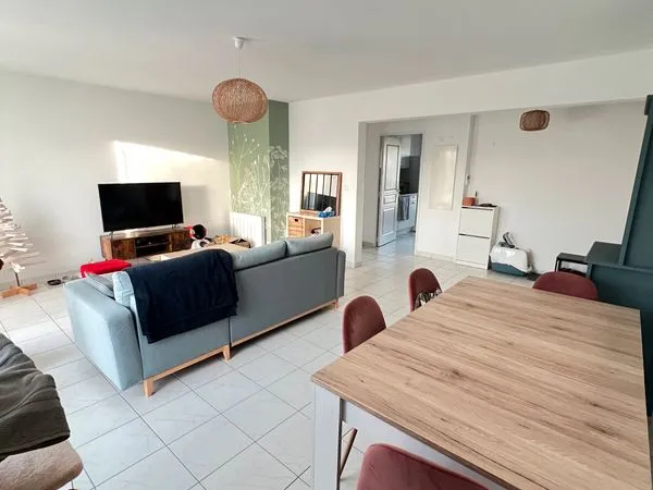 Appt T4 récent, 91 m2, proche Sainte Thérèse et Rd point de Vannes, 