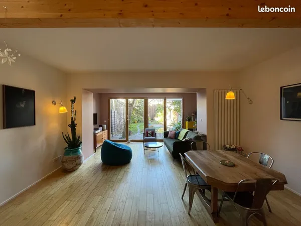 Maison avec jardin, piscine et garage - Côte Pavée 