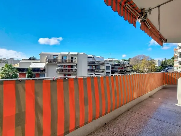Studio 1 pièce 31 m² 