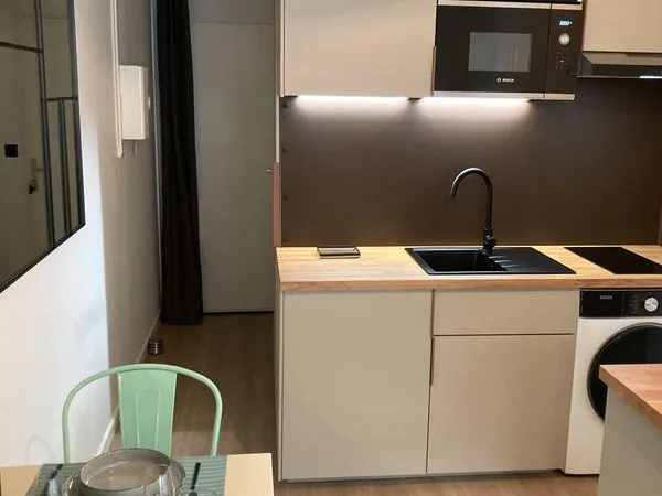 Studio meuble 17m2 avec parking 