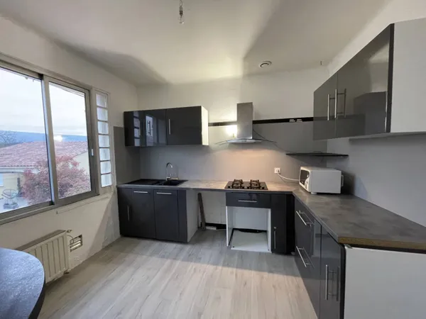 Appartement 4 pièces 77 m² 