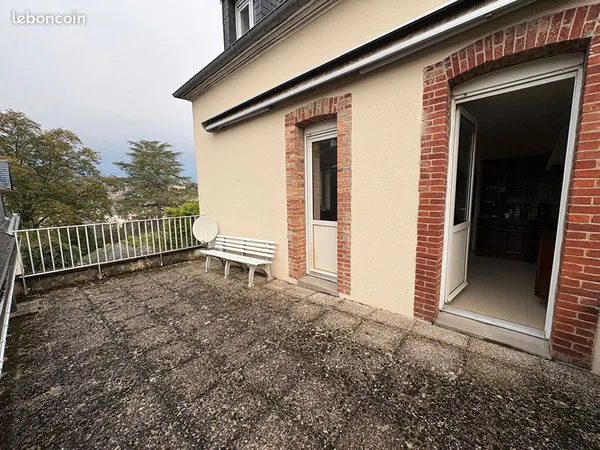 Appartement 80 m² MAYENNE 