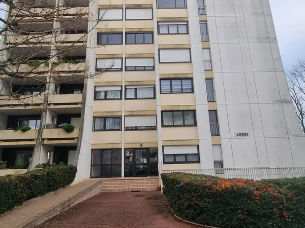 Appartement La Chaussee Saint Victor 4 pièce(s) 87 m2 