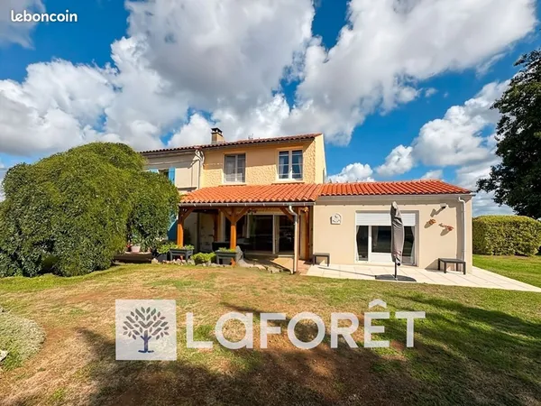 Maison 7 pièces 222 m² 