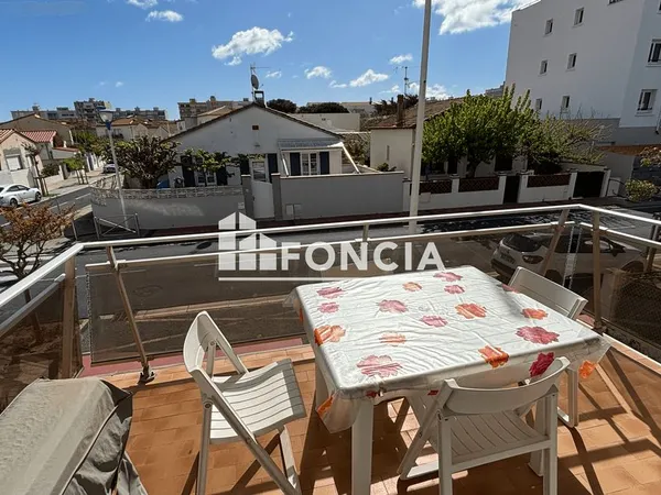 Appartement T2 avec terrasse, garage et parking privé 