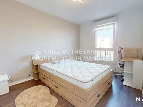 Studio 5 pièces 13 m² 