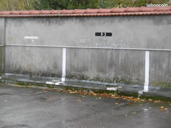 Nancy, dans copropriété, loue Parking type aérien 