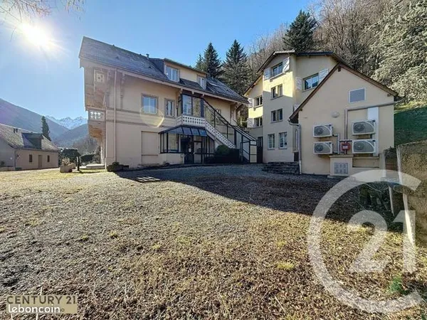 Maison 32 pièces 1200 m² 