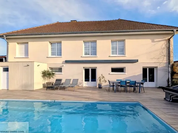 Maison 8 pièces 259 m² 