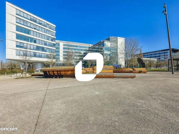 Bureau 350 m² 