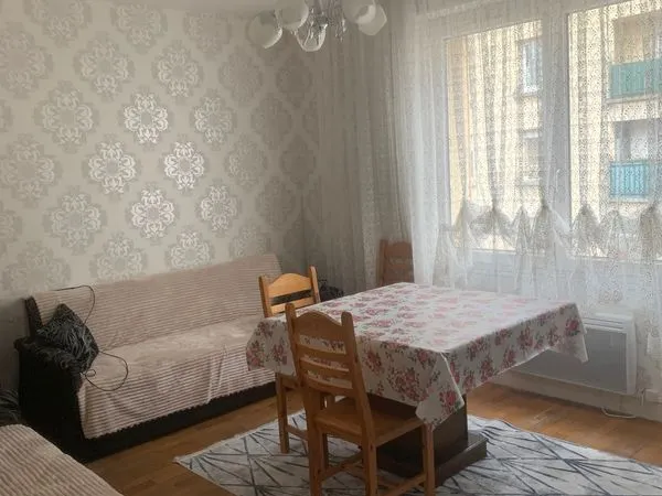 3 PIECES DE 49 m2 CENTRE VILLE 