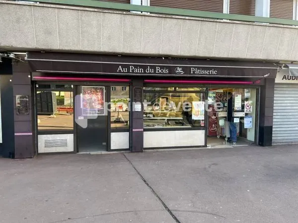 Local commercial 102 m² 