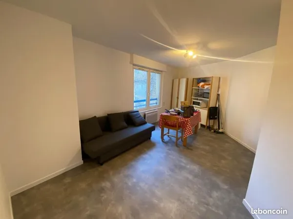 Studio 1 pièce 23 m² 