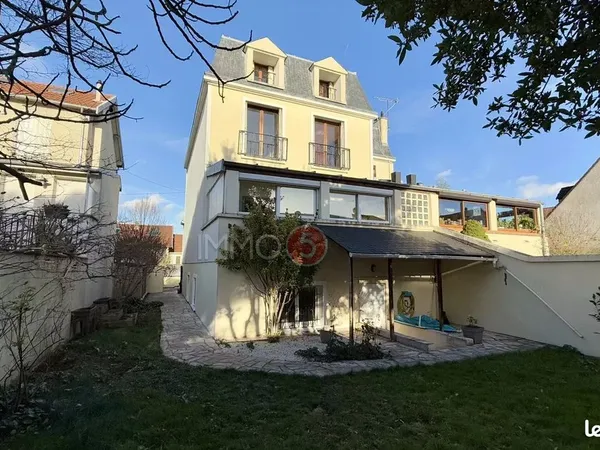 Maison 8 pièces 160 m² 