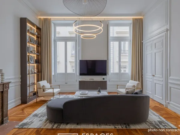 Appartement bourgeois entièrement rénové en plein coeur du quartier Ainay 