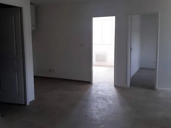 Local commercial 1 pièce 70 m² 