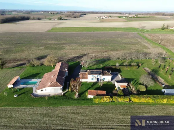 Maison 10 pièces 313 m² 