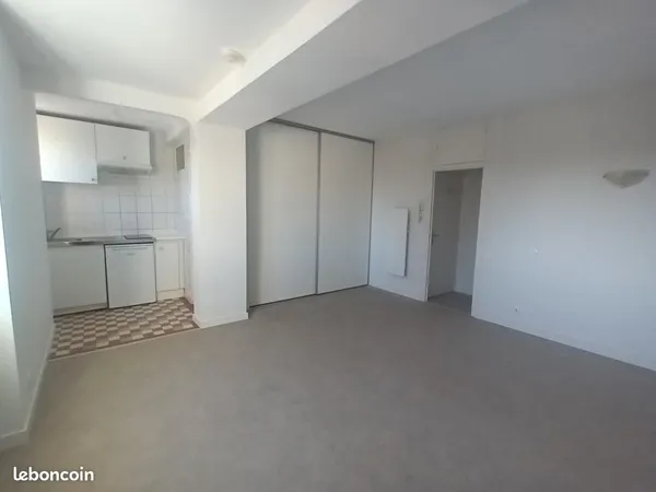 Studio 1 pièce 26 m² 