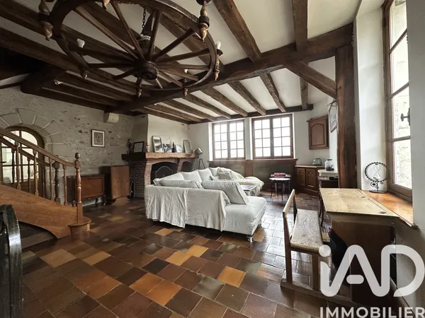 Maison 8 pièces 222 m² 